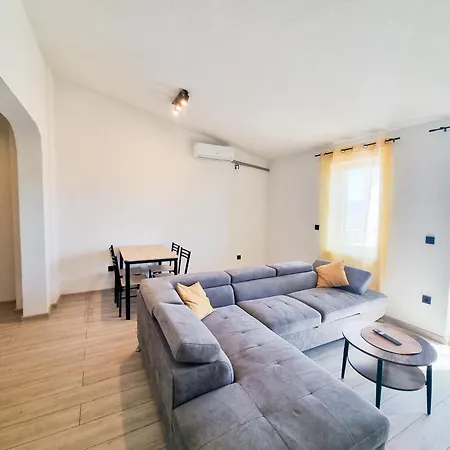 Apartmani 1 Pinezici Exterior photo